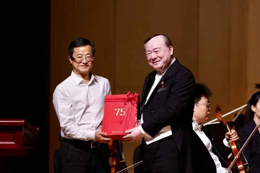 640.jpg 图片